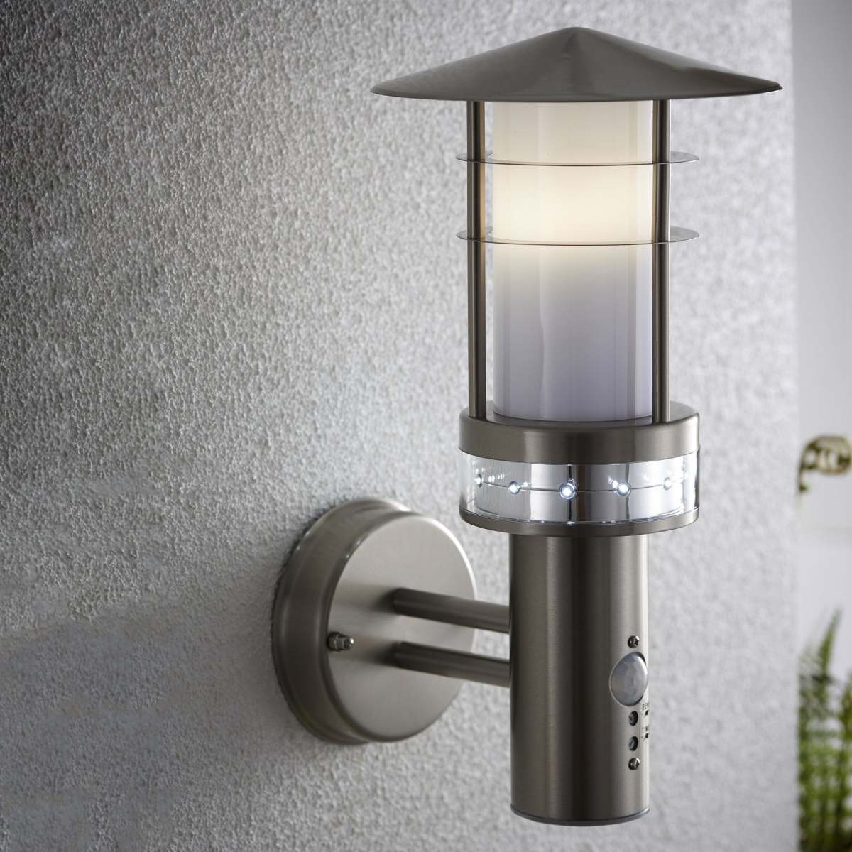 Pagoda PIR 1lt wall IP44 9.2W & 0.05W