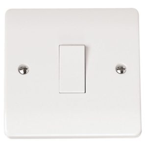 Click White Moulded 1Gang 2 Way Plateswitch 10Ax